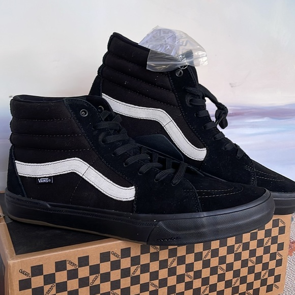 Vans WMNS Bmx Sk8-Hi
Black/Black
VN0005V0BKA
Sneakers - Picture 7 of 16